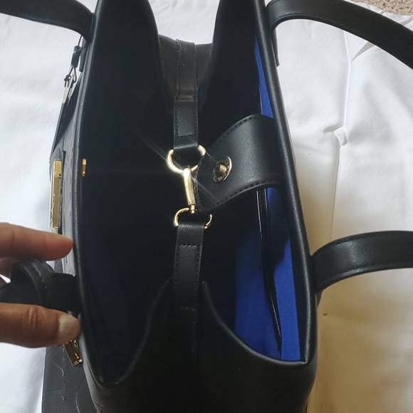 Purse - Picture 3 of 4